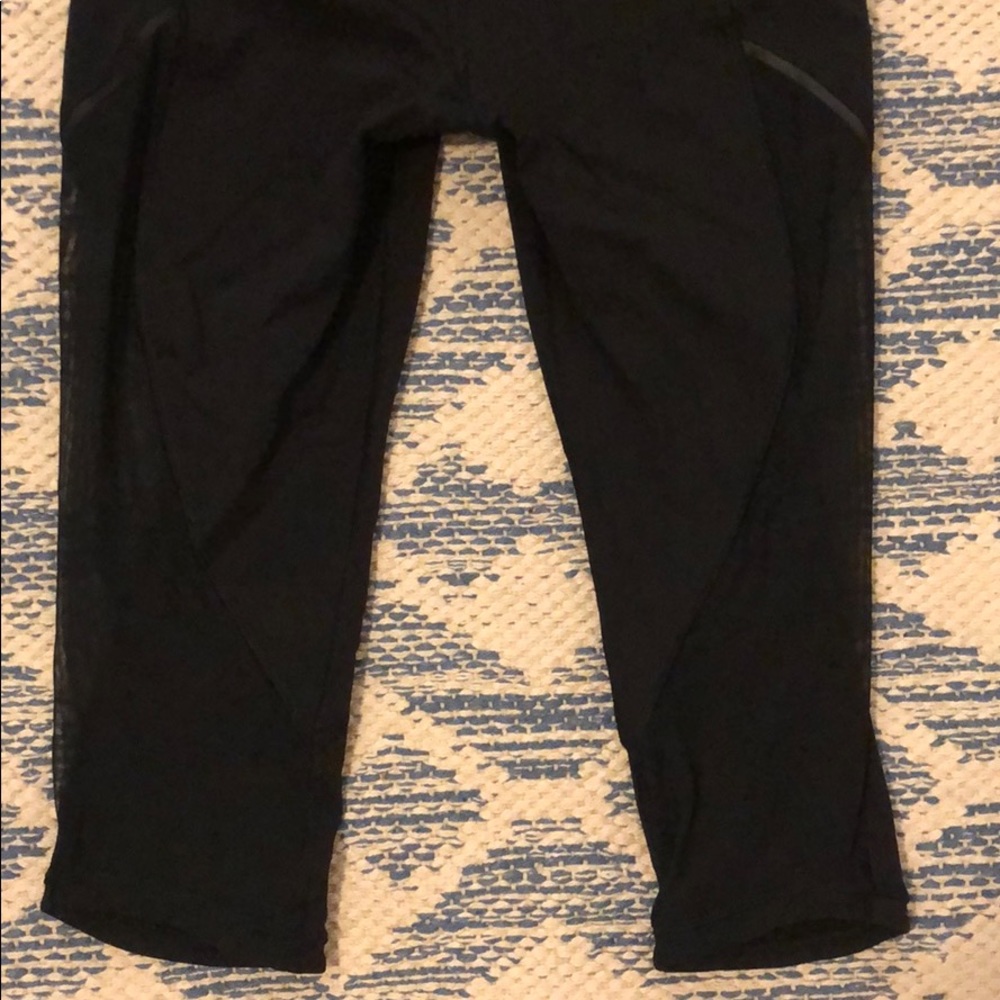 Lululemon High Waisted Mesh Crops - Picture 4 of 6